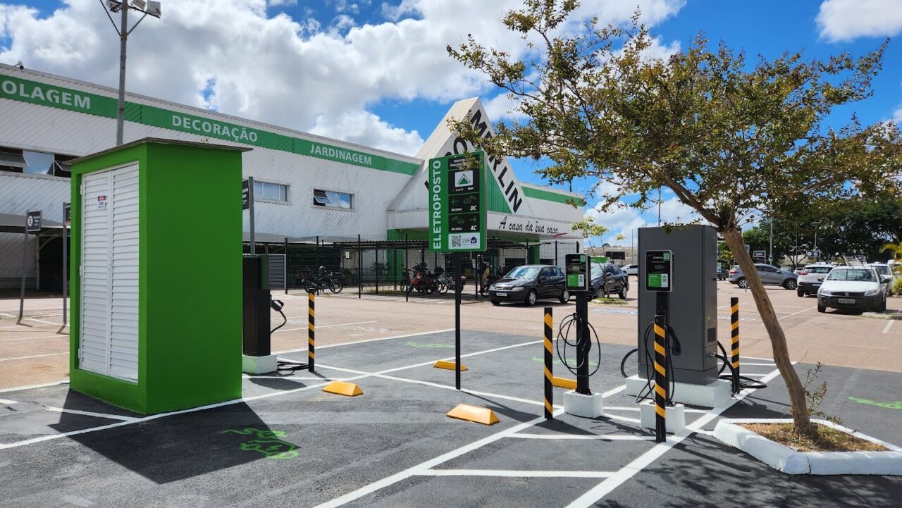 Leroy Merlin, em parceria com movE e Oasys, oferece pontos de recarga para veículos elétricos